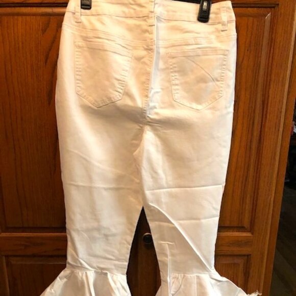 Ashley Stewart Flared, Fringed and cropped white pants. size 12 - Picture 1 of 4